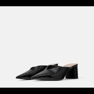 Zara Animal Print V Vamp High-Heel Mules in black. Size 39/8